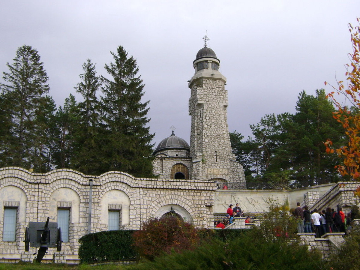 Pensiunea Amada vizita la Mausoleul Mateiaș