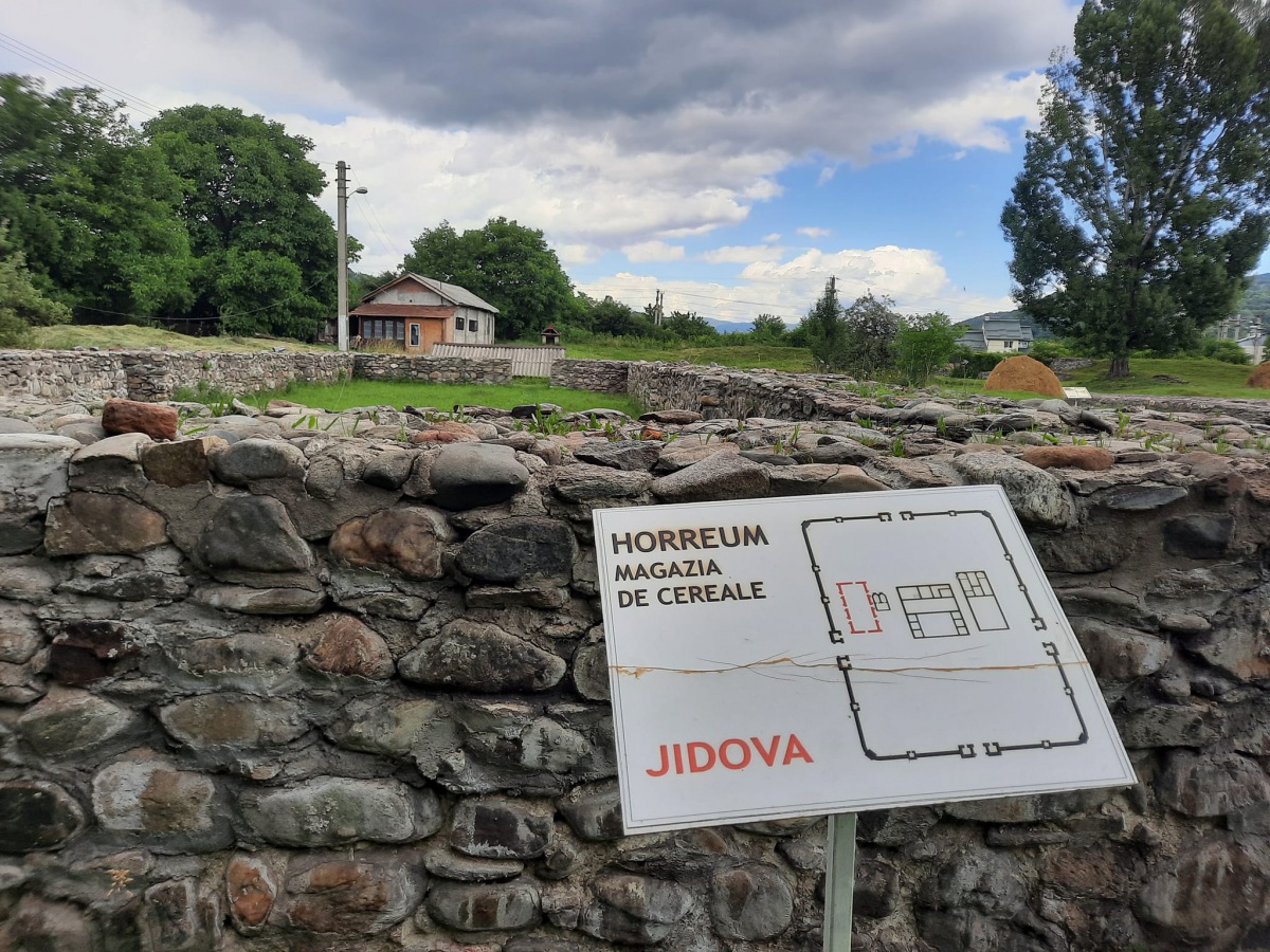 amada pensiune vizita la castrul roman jidava 1